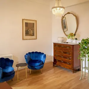 Domus Serafino , Roma Italia