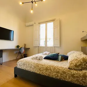 dimora-del-mercante.taorminaitalyhotels.com/