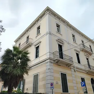 Palazzo Castellano , Lecce Italia